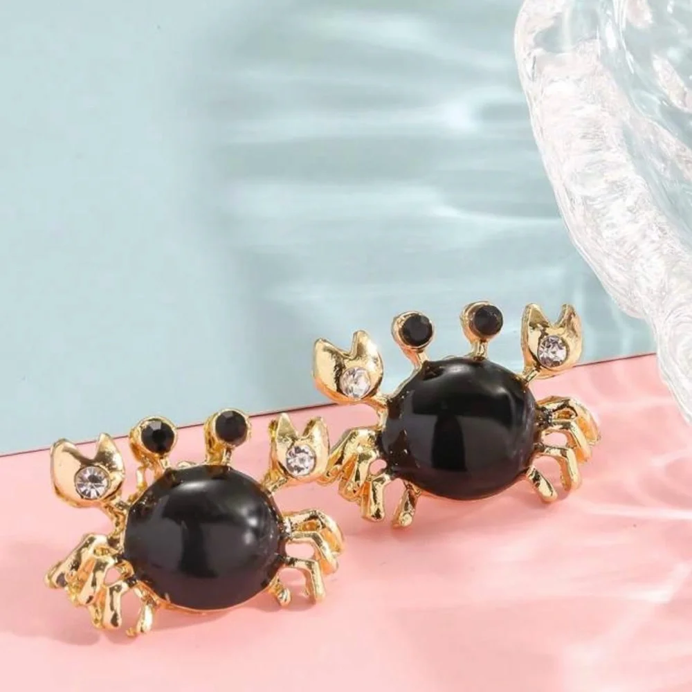 Verity Funky Black Crab Coastal Beach Shore Sand Crustacean Shellfish Ocean Stud